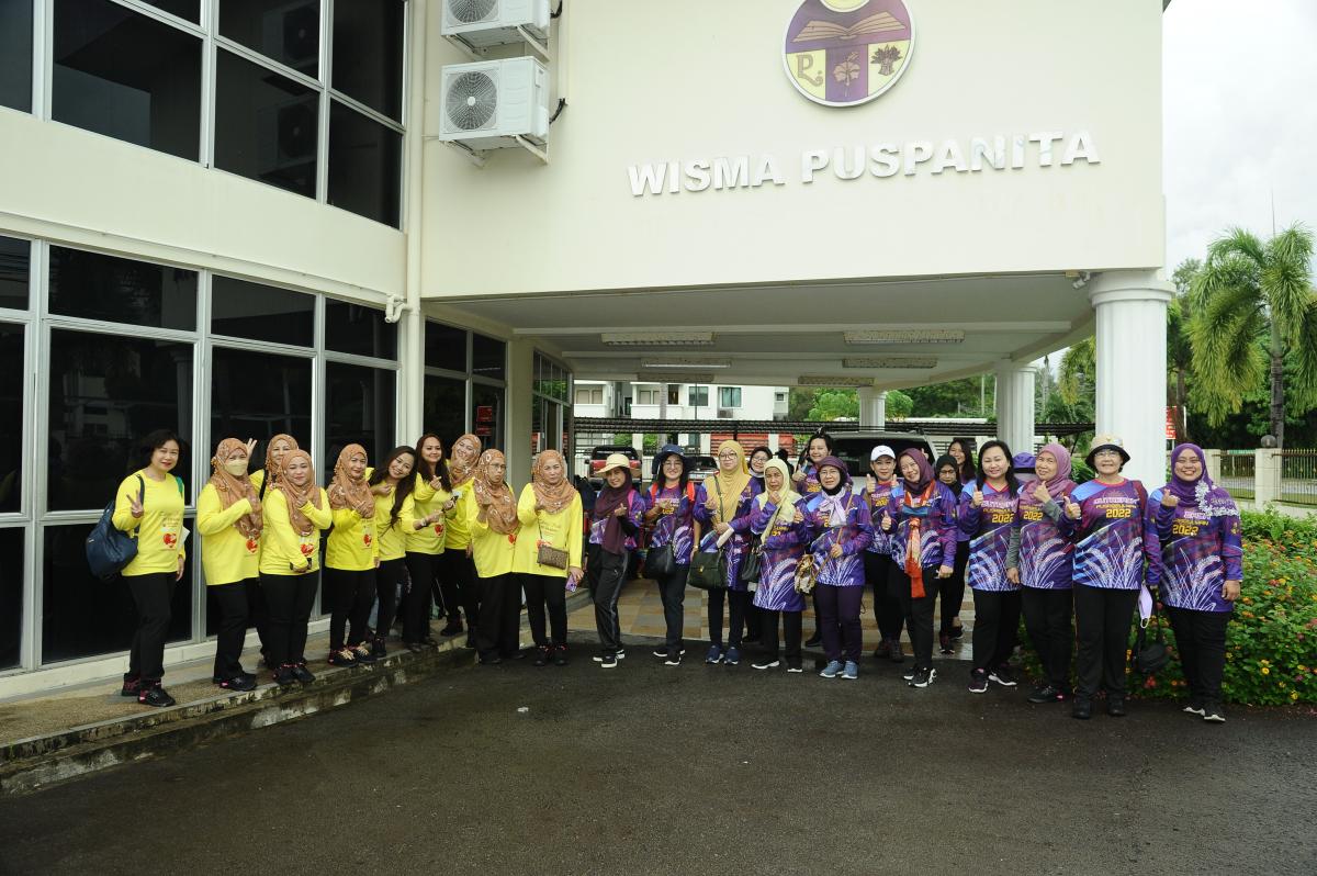 Rombongan berkumpul di Wisma PUSPANITA Sabah
